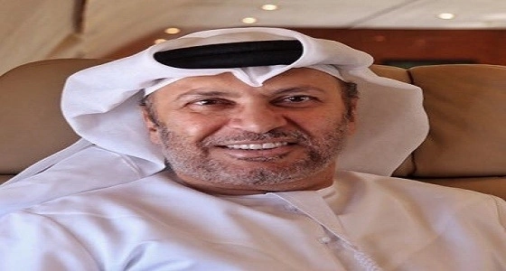 " قرقاش " يعلق على محاولة منع قطر لمواطنيها من أداء الحج