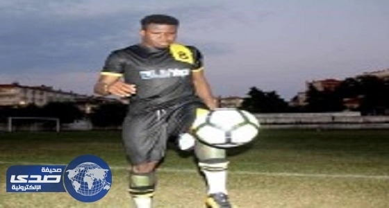 " لاعب غاني " ينتقل لفريق تركي مقابل 4 لترات زيت