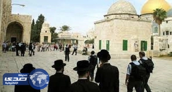 مستوطنون يهود يقتحمون الأقصى في حراسة قوات الاحتلال
