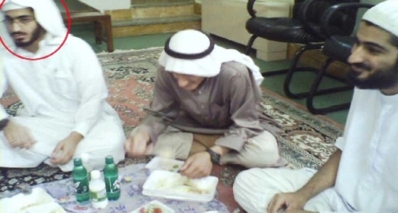 في أول صورة له.. وريث زعيم تنظيم القاعدة قبل خروجه من إيران