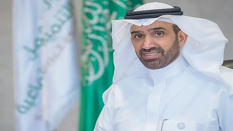 منح وزير الموارد البشرية صلاحية تنظيم عمل المرافقين للعمالة الوافدة