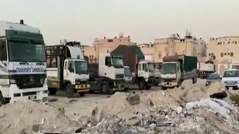 شاهد.. السبب الحقيقي وراء تكدس الشاحنات المخالفة داخل أحياء الدمام 