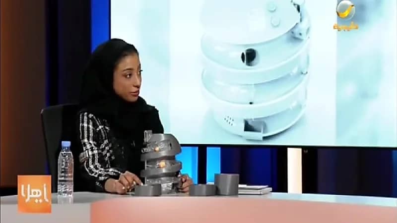 بالفيديو.. فتاة تخترع جهازا لصنع بودرة ودبس التمر بدون مواد حافظة
