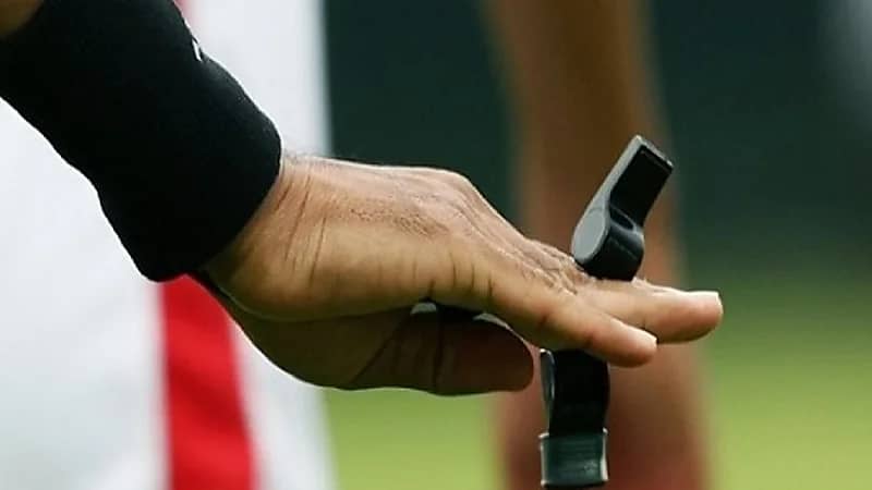 تحديد طاقم تحكيم مواجهة الهلال والإتفاق