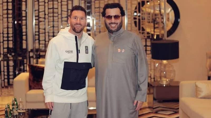 آل الشيخ ينفي علاقته بمفاوضات الهلال وميسي