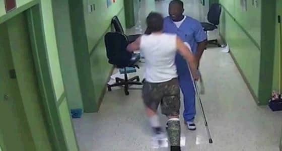 مشاهد صادمة لمعاملة المرضى كالحيوانات في مستشفى أمريكي