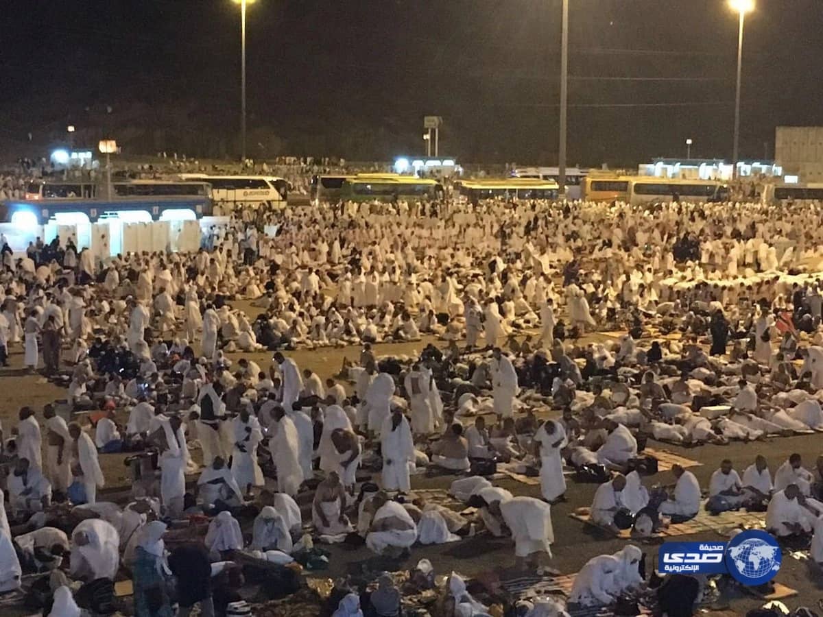 أكثر من  1.5مليون حاج يرمون جمرة العقبة