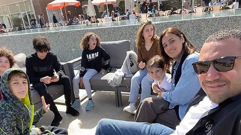 حلا شيحة بصحبة أبناء زوجها في أحدث ظهور لها