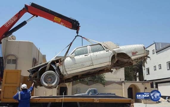 بلدية محافظة القطيف تزيل 217 سيارة تالفة