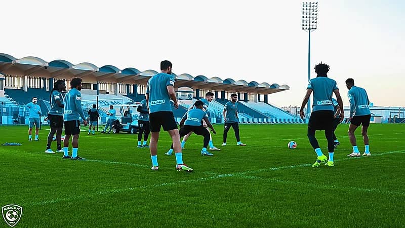 عودة نجمي الهلال إلى الملاعب قبل المونديال