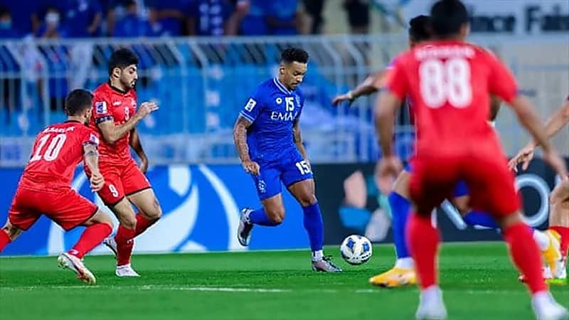 مدرب برسيبوليس الإيراني: نحن بحاجة إلى طبيب نفسي لتجاوز كابوس الهلال