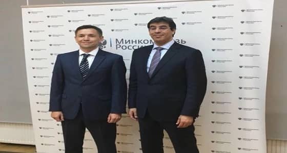 العواد يلتقي وزير الإعلام والاتصال الروسي