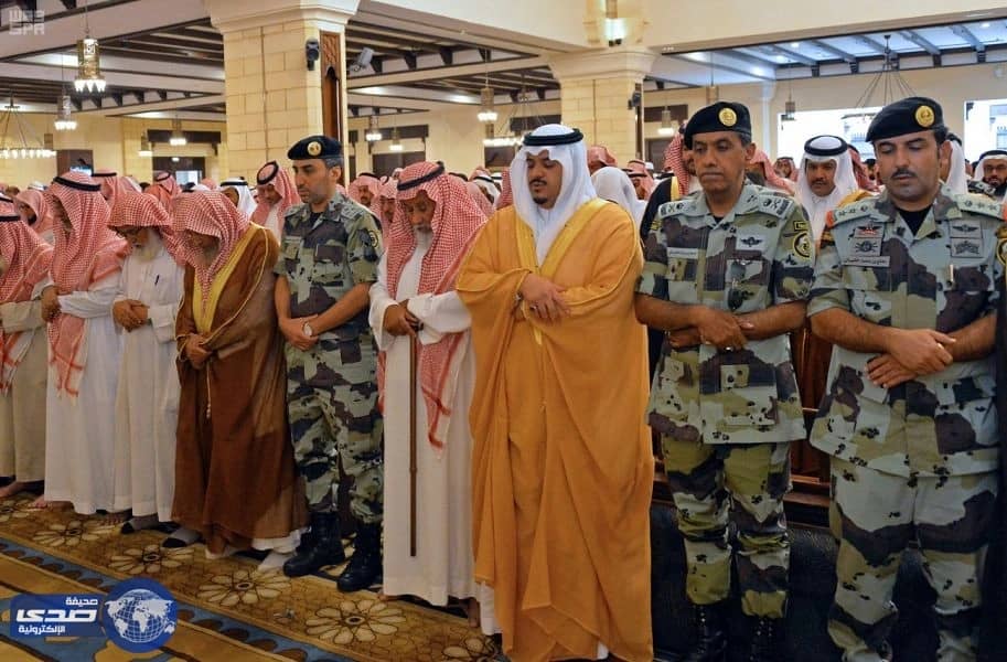 نائب أمير الرياض يؤدي صلاة الميت على شهيد الواجب الشيباني