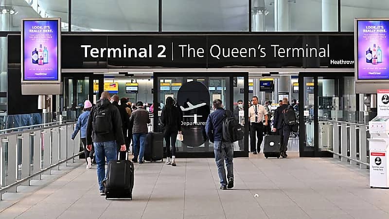 حقيبة مريبة تتسبب في إخلاء صالة بمطار هيثرو