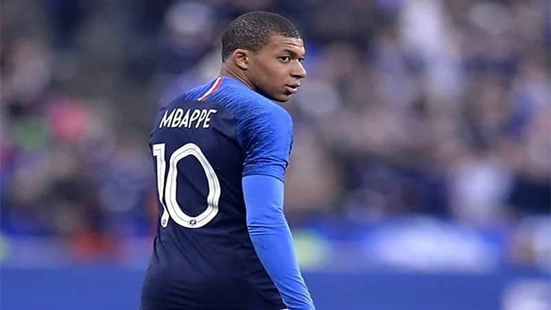 إفساد الصورة الجماعية لمنتخب فرنسا بسبب مبابي