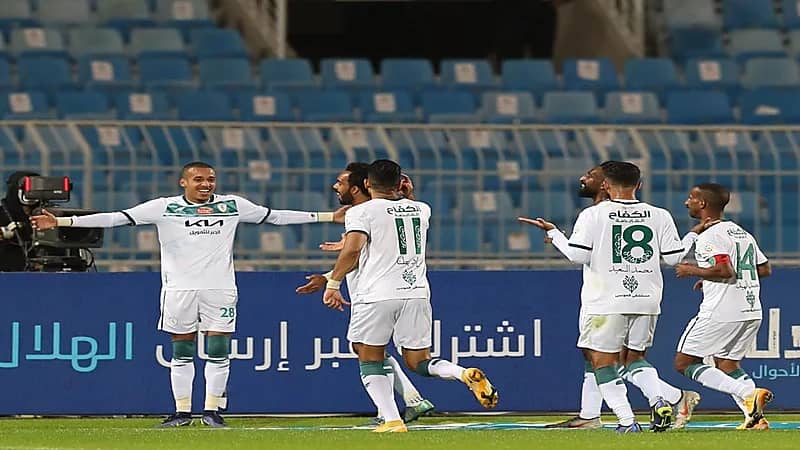 بالفيديو..الفتح يتخطى الهلال بثلاثية 