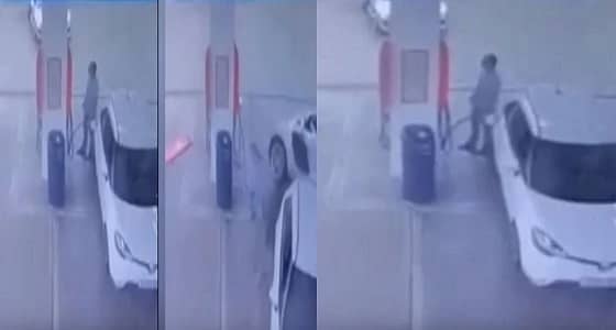 بالفيديو.. سيدة تفقد السيطرة على سيارتها وتطير فوق أخرى