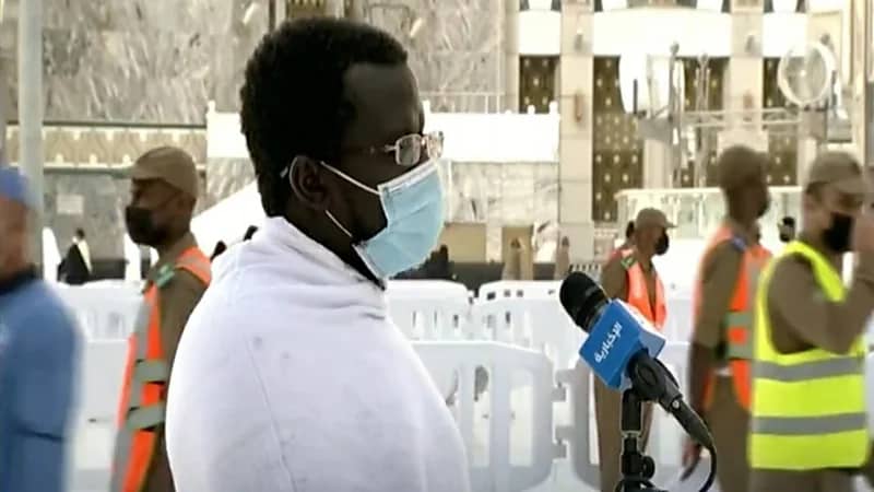 شاهد.. معتمر يعبر عما لاقاه من خدمات في أداء مناسك ‎العمرة 