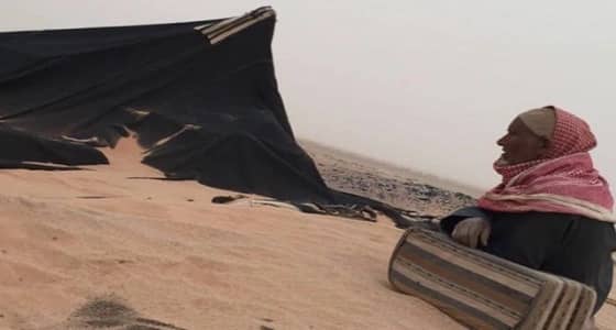 " العمل " تحل أزمة مواطن تضرر من عاصفة " هبوب " بحائل