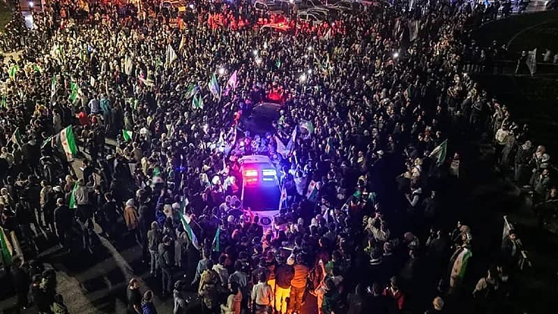 احتفالات السوريين بالذكرى الـ14 لانطلاق الثورة السورية.. فيديو