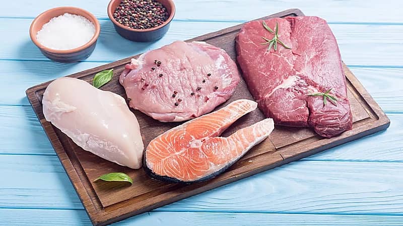 الأسماك واللحوم البيضاء تقي من الخرف والشيخوخة