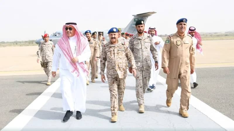 بالفيديو.. مساعد وزير الدفاع يزور المنطقة الجنوبية