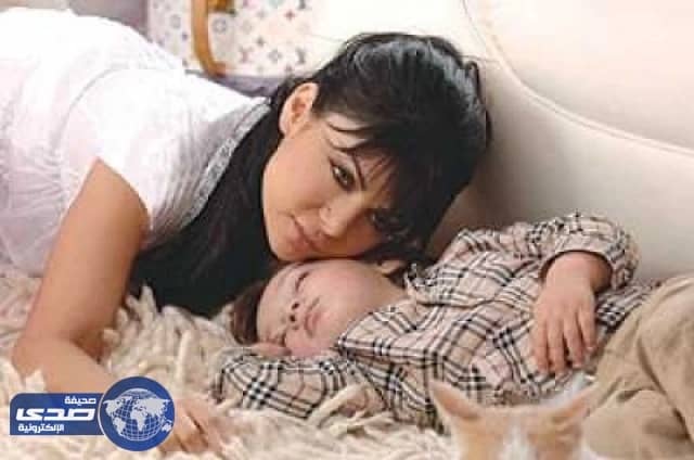 صورة نادرة لطفل " بوس الواوا " لهيفاء وهبي