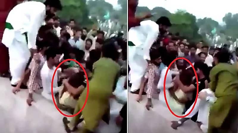 رجال يجردون فتاة من ملابسها أثناء تصويرها فيديو "تيك توك"
