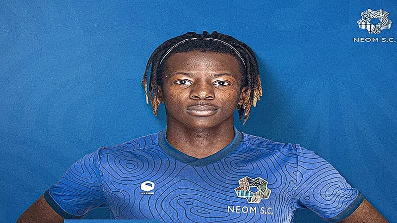 رسميًا .. إسلام هوساوي ينتقل لـ نيوم