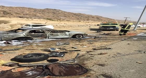 بالصور.. وفاة شخص وإصابة 3 إثر احتراق مركبة في حادث تصادم بالباحة