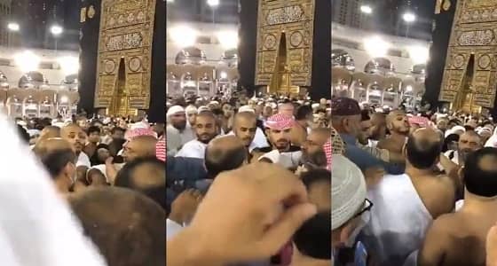 بالفيديو..ضبط معتمر حاول فتح مقام سيدنا إبراهيم بـ " مفك "