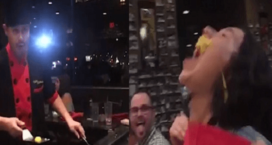 بالفيديو.. طاهي يضع فتاة في موقف محرج