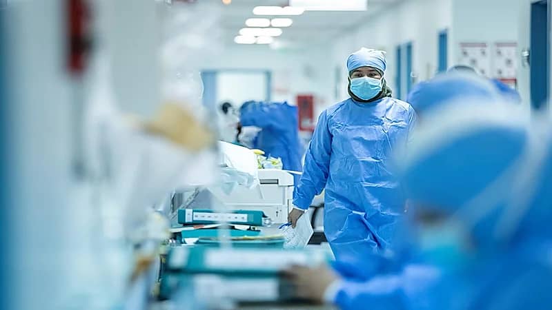 البدء بصرف مبلغ 500 ألف ريال لذوي المتوفى بسبب كورونا للعاملين في القطاع الصحي