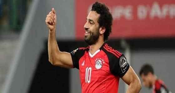 بالفيديو.. رئيس الشيشان يحضر صلاح إلى الملعب بعد غيابه عن أول تمرين