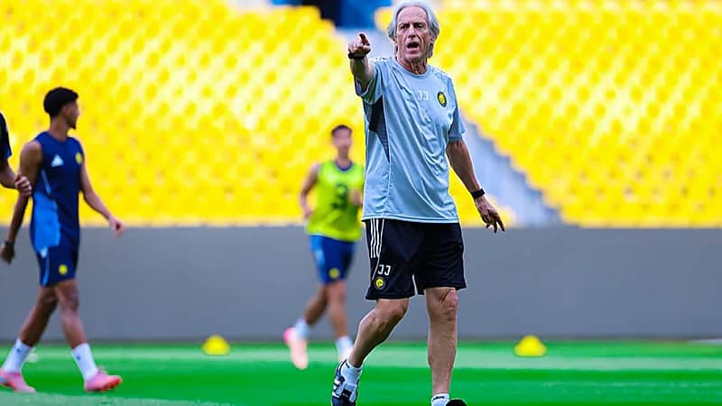 قرار عاجل من جيسوس بشأن الأجانب قبل لقاء التعاون