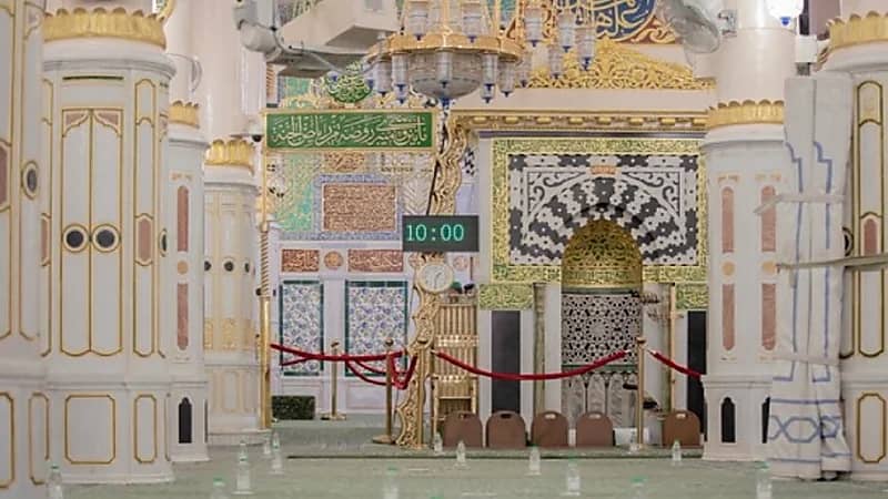 "المسجد النبوي" يتيح للنساء دخول الروضة الشريفة