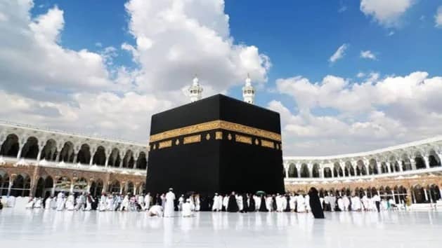 الحج والعمرة: يمكن للمتقدم للحج إضافة 15 مرافقًا كحد أقصى