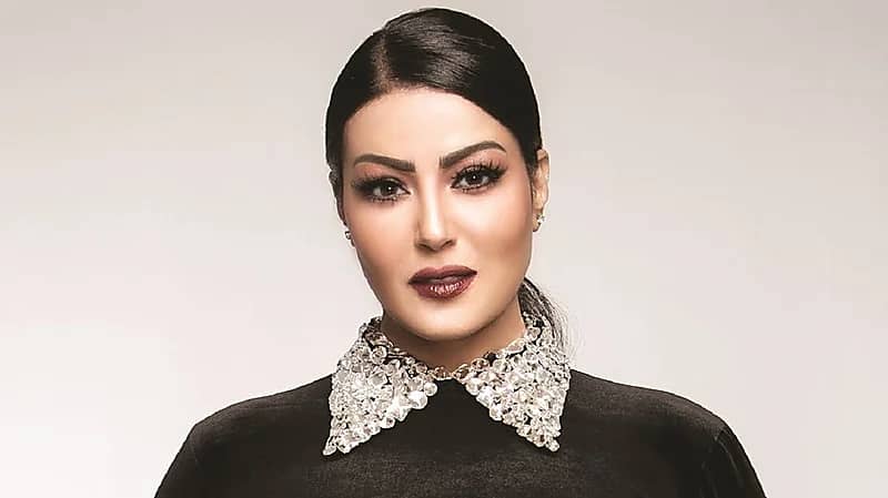 سمية الخشاب تقصف جبهة شاب أساء إليها