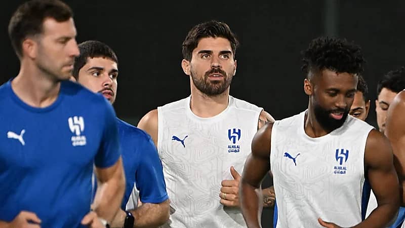 الهلال يختتم استعداداته لمواجهة الأهلي .. صور