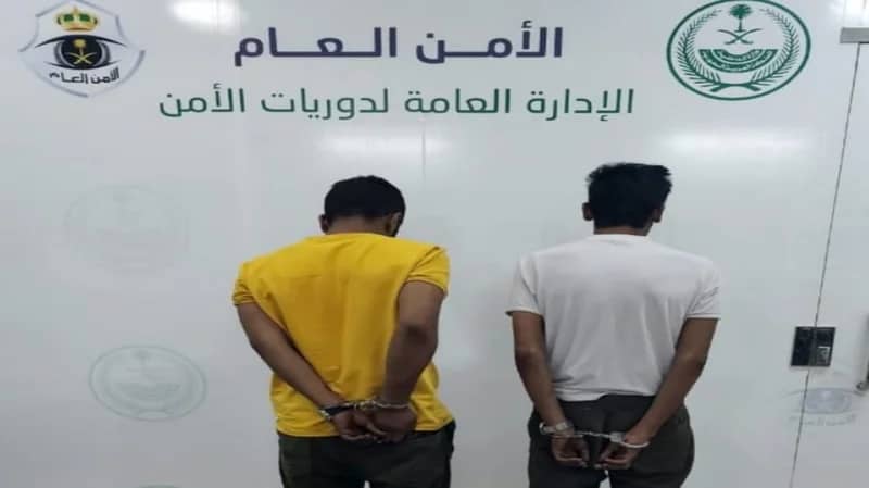 القبض على مواطنين بحوزتهما (1960) قرصًا وحشيش بالزلفي