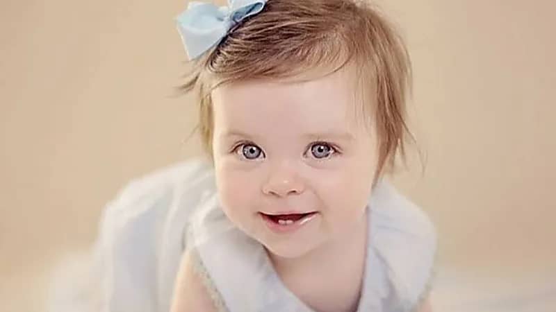 سيدة تعطي طفلة خمرًا وردة فعل رادعة من الشرطة بعد انتشار الفيديو