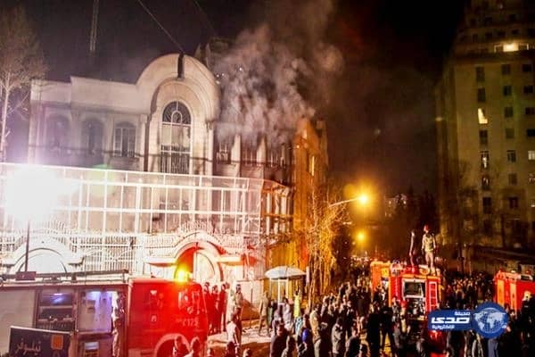 بالصور.. إصابة طالبات في حريق مدرسة بمكة