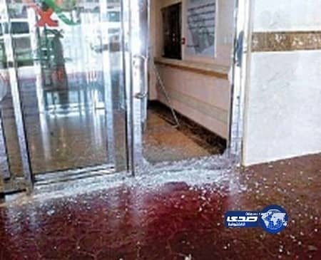 مواطن يحطم بوابة مستشفى الولادة بحفر الباطن بعد أن داهم المخاض زوجته بالسيارة