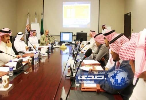 الجامعة الإلكترونية تقيم دورة أساسيات التقييم الوظيفي لوكلائها ومدراء إداراتها