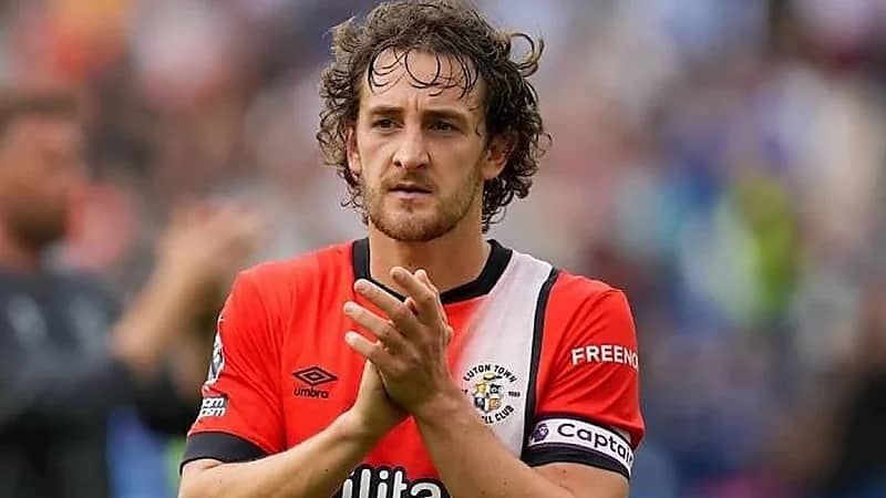 استقرار حالة قائد لوتون تاون بعد السكتة القلبية