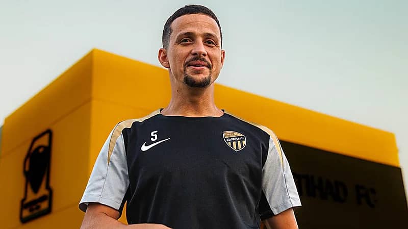 مدافع الاتحاد يغادر بعد فسخ عقده بالتراضي