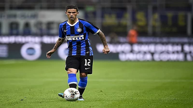 أندية بـ روشن تتنافس لضم ستيفانو سينسي