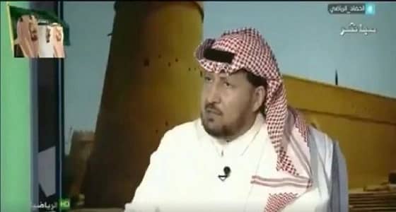 بالفيديو.. موقف كوميدي بين إعلامي رياضي وأحد الضيوف على الهواء