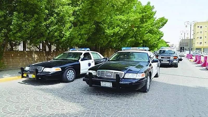 الإطاحة بـ 5 أشخاص سرقوا 8 مركبات لبيعها بعد تجزئتها بمكة