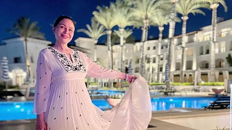 رد مفاجئ لإلهام شاهين على متابعة تطالبها بآداء مناسك الحج